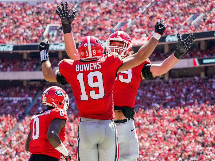 Georgia TE Brock Bowers celebrates a touchdown